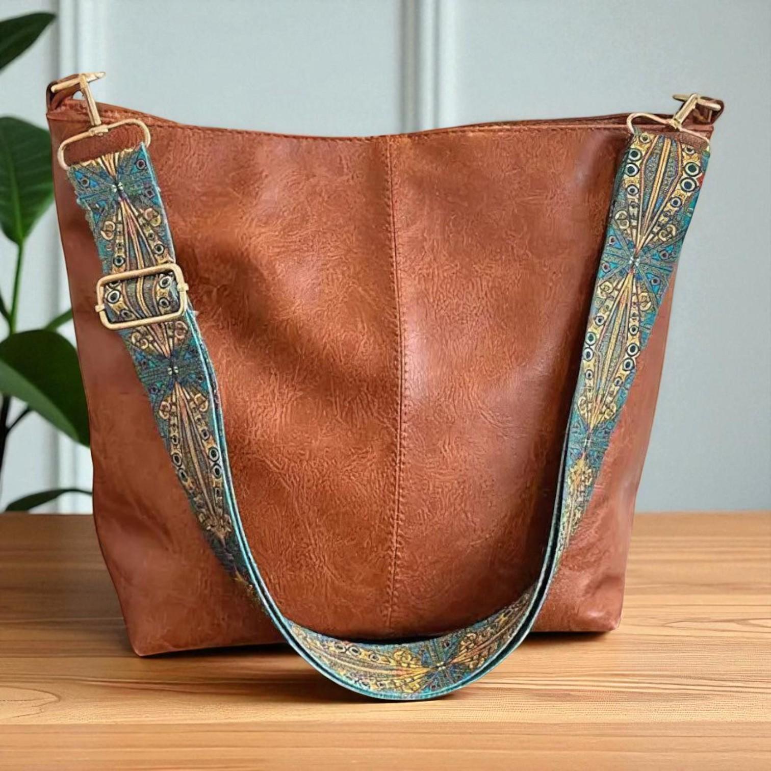 Elegantní vintage kožená taška přes rameno | Tamar's Vintage Charm